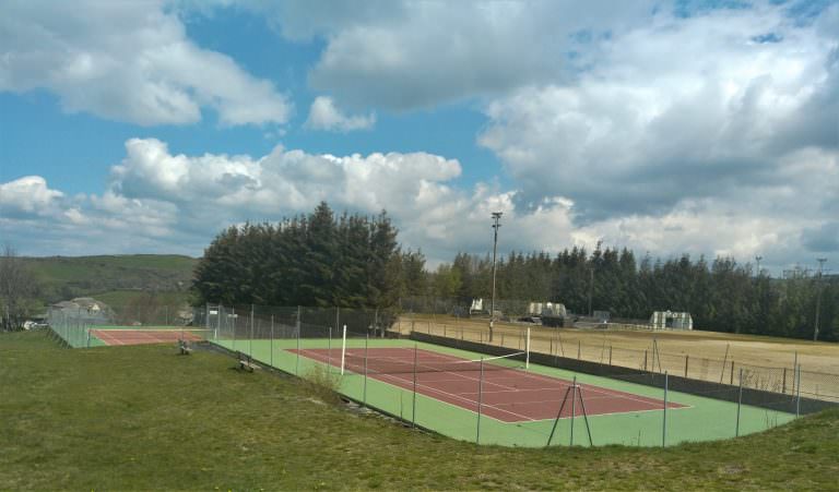 Terrain de tennis